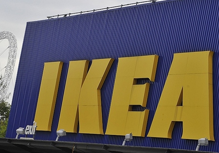 Veszlyes gyerekhintt von ki a forgalombl az IKEA