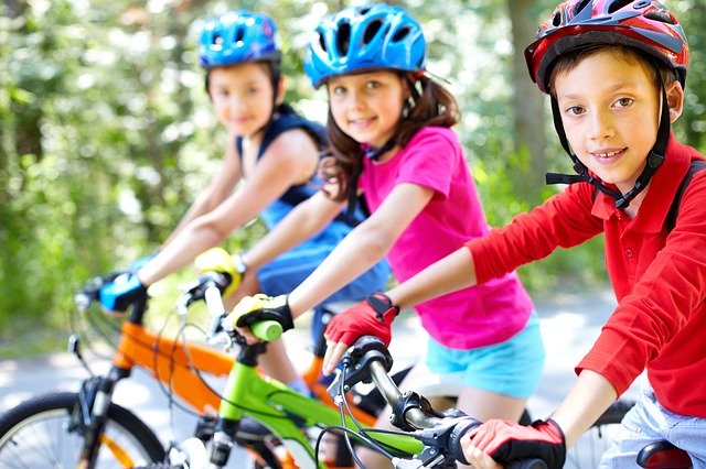 biciklis gyerekek