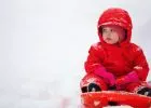 Veszélyes-e a babáknak havat enni?