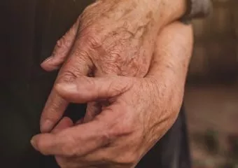 Egymás kezét fogva halt meg az idős pár 63 évnyi házasság után