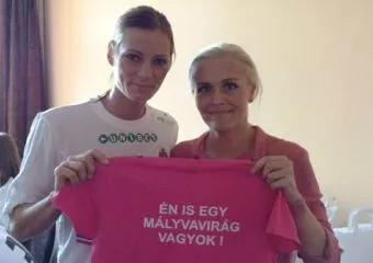A tudatos méhnyakrák megelőzésért kampányol a magyar női kézilabda-válogatott