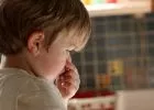 Az izraeli tudósok szerint az autista gyerekek nem érzik a szagok és az illatok különbségét