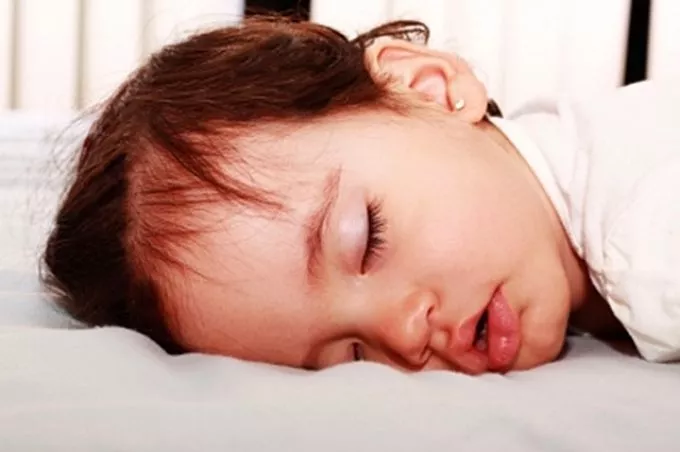 Mi okozhat szájlégzést, gyakori betegségeket, vagy horkolást gyermekkorban?