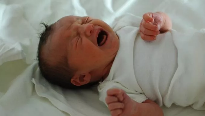 A három hónapig tartó csecsemőkori hasfájás