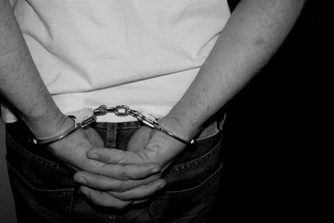 Tíz év fegyházra ítélték a gyerekeit bántalmazó és molesztáló férfit
