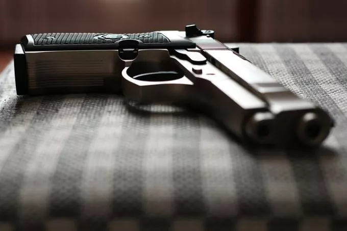 A szomszéd fegyverével, véletlenül lőtte le kislányát egy férfi Miskolcon