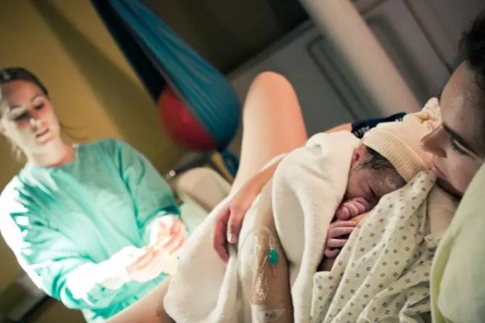 A kismamák egyik legnagyobb félelme: mit tegyünk, hogy ne kerüljön széklet a szülőágyra?