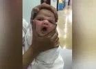 Kirúgták az újszülött arcát nyomorgató szaúdi nővéreket