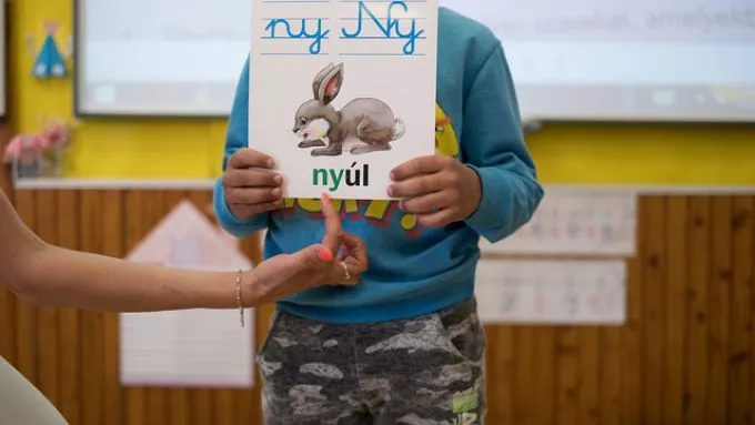 Kinyílnak a tiszavasvári roma gyerekek, ha romani nyelven is megszólalhatnak az órán