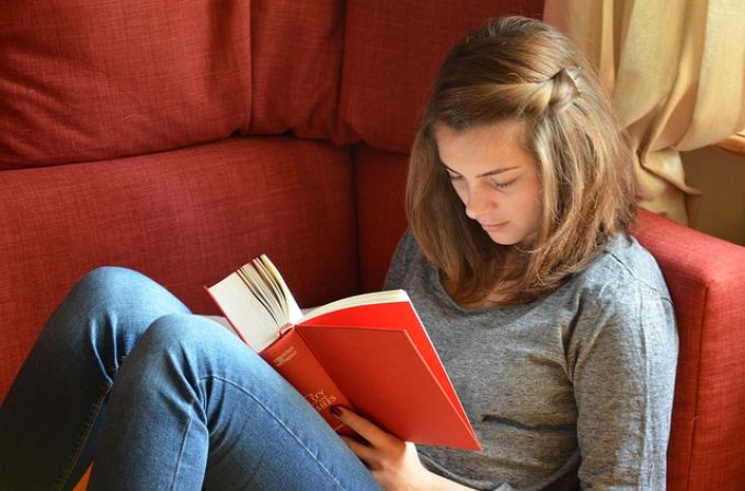 20+1 könyv, ami izgalmasabbá teszi a nyaradat! - Középiskolásoknak válogattunk 20+1 könyv, ami izgalmasabbá teszi a nyaradat! - Középiskolásoknak válogattunk
