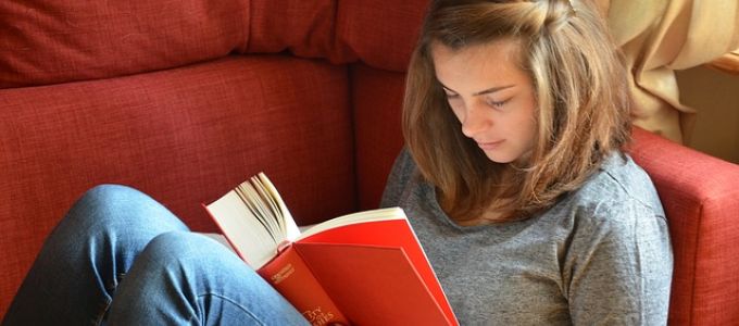 20+1 könyv, ami izgalmasabbá teszi a nyaradat! - Középiskolásoknak válogattunk 20+1 könyv, ami izgalmasabbá teszi a nyaradat! - Középiskolásoknak válogattunk