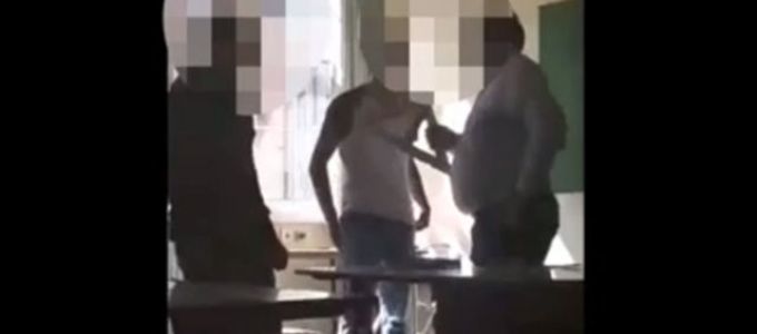 Kirúgták az iskolából a tanárukat bántalmazó diákokat - kiderült, miért támadtak a pedagógusra Kirúgták az iskolából a tanárukat bántalmazó diákokat - kiderült, miért támadtak a pedagógusra