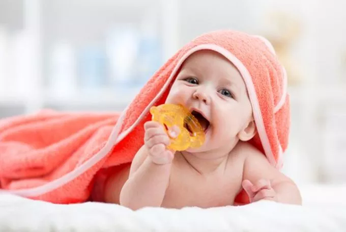 Ösztönös mozdulatok a babáknál: a csecsemőkori primitív reflexek és hatásaik