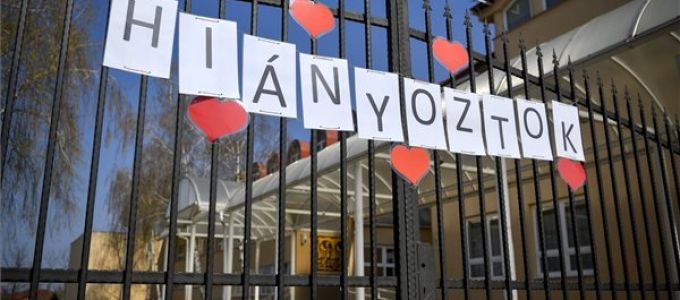 Balszerencsés évfolyam: szomorú lesz az idei ballagás Balszerencsés évfolyam: szomorú lesz az idei ballagás
