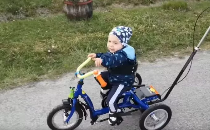 Azt mondták, nem éri meg a második születésnapját, de már biciklizik is Zente (+videó)