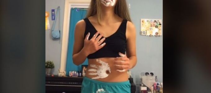 "És téged hol fogott meg?" - Felkavaró videókkal vallanak a molesztálás áldozatai a TikTokon "És téged hol fogott meg?" - Felkavaró videókkal vallanak a molesztálás áldozatai a TikTokon