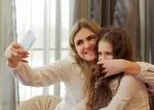 Sharenting - szülőnek lenni a közösségi média rivaldafényében
