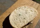 Penészes kenyér és romlott felvágott - ezt kapták a Szent János Kórház betegei egy hozzátartozó szerint