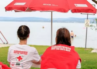 19 strandon indul el a Magyar Vöröskereszt Balatoni Elsősegélynyújtó Szolgálata 