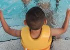 Mikor kezdjünk el úszni tanulni a kisgyerekkel?