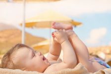 Hány hónapos kortól strandolhat a baba? - A védőnő tanácsai