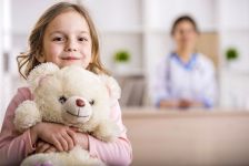 A kisajkak összenövése gyerekkorban: tünetek és kezelés