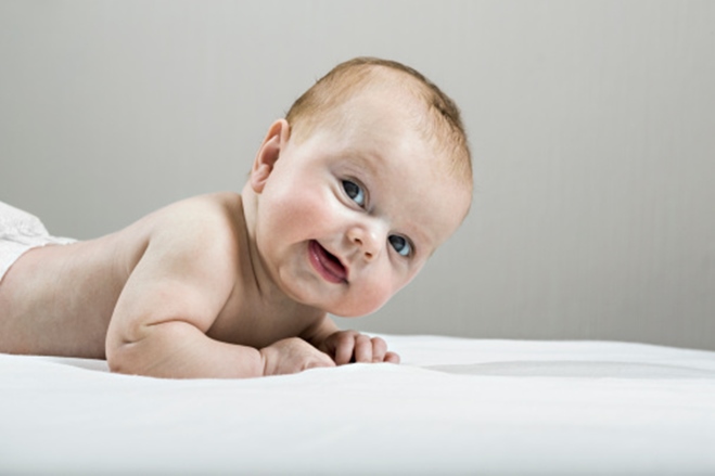 gyermek látása 2 hónapos korban