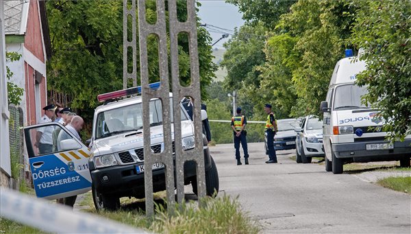 Tizenves fik srltek meg robbansban