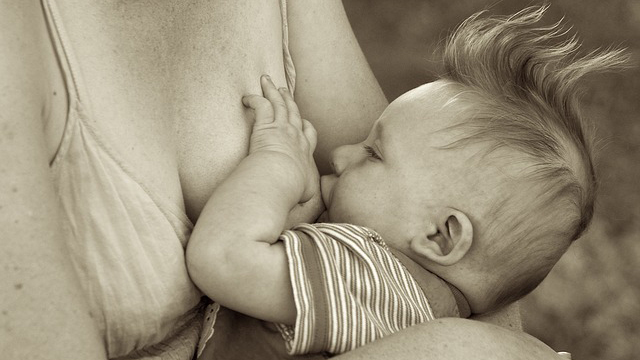 SZÍVDERÍTŐ A szoptatás az anya szív- és érrendszerére is jó hatású!