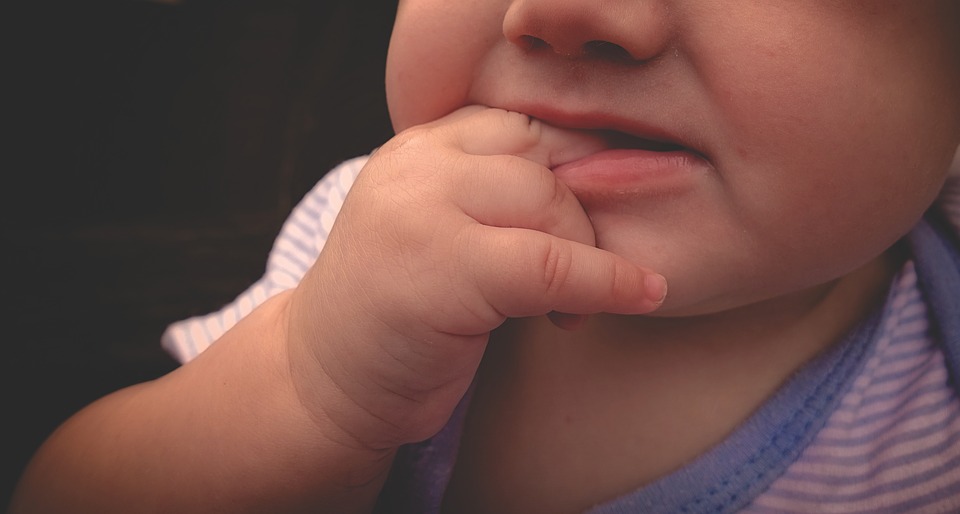 Csecsemők szájüregi gombás fertőzése vagy szájpenész - Subadental