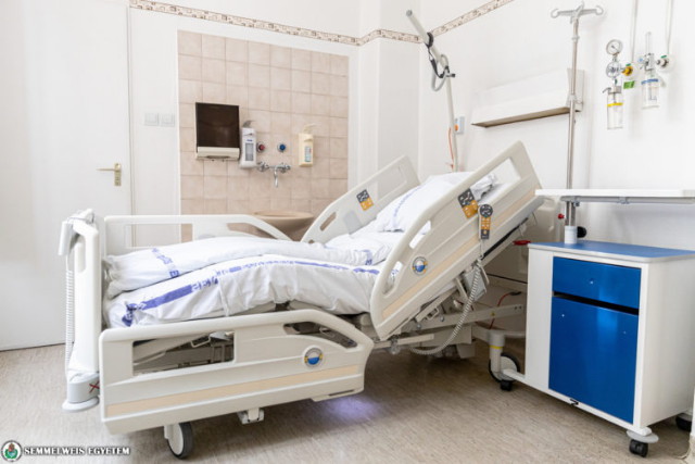 Elektromos kórházi ágy