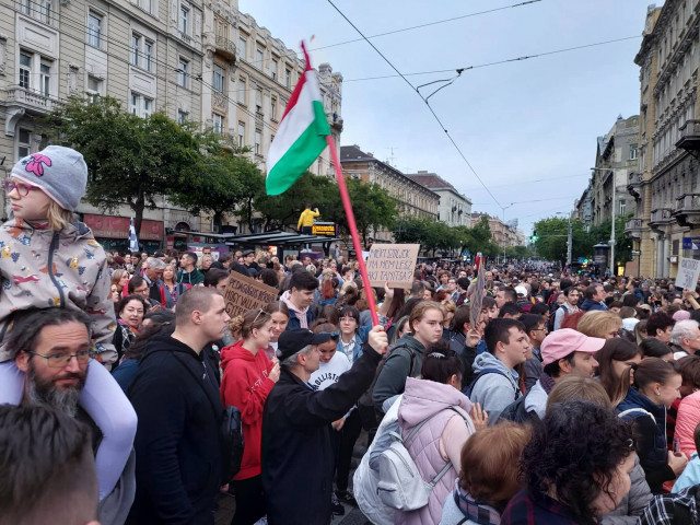 hídfoglalás pedagógus tüntetés