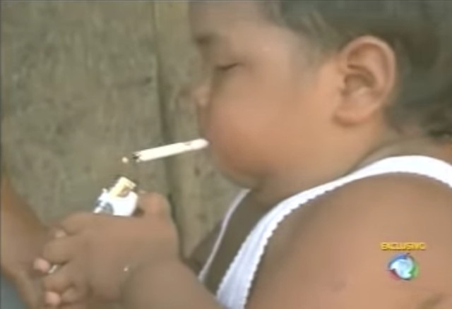 5 évesen dohányzó gyerek