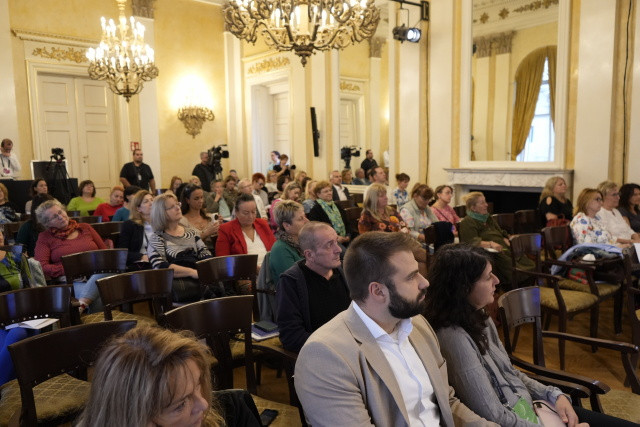 Digitlis Gyermek Jllti Konferencia s Killts