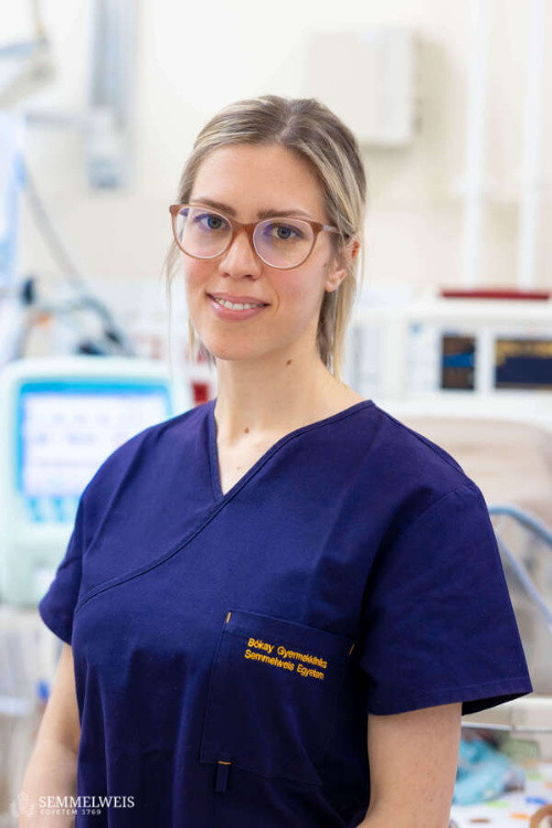 Dr. Tarj�nyi Eszter
