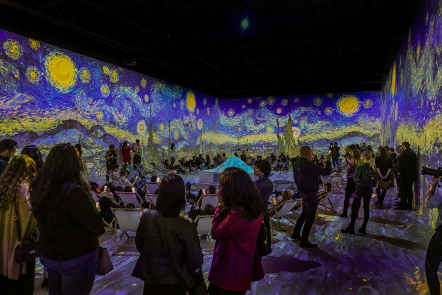 Van Gogh - The Immersive Experience killts