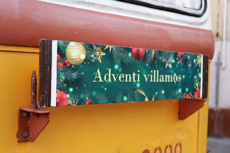 adventi villamos