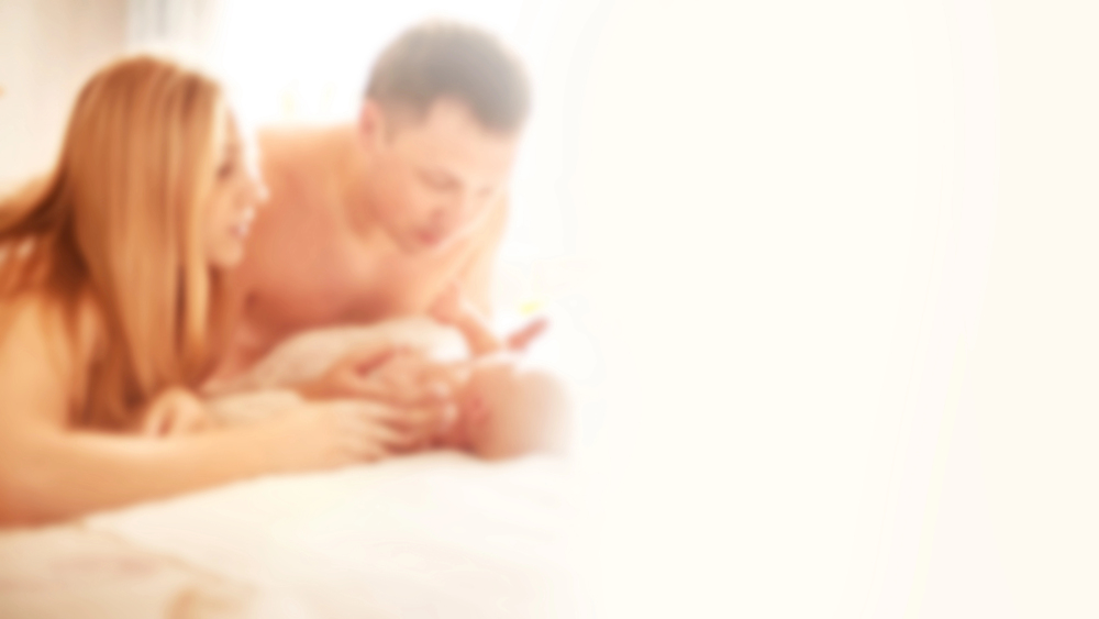 Meztelen�l a gyerek el�tt?