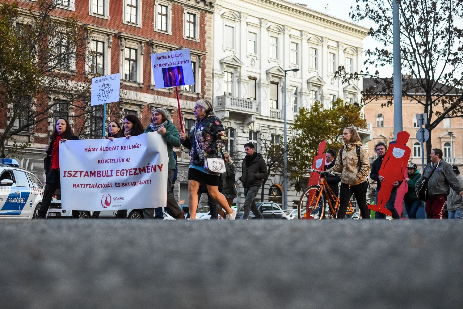 Családon belüli erőszak tüntetés