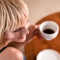 A gyakran kávézó hölgyeket ritkábban üti meg a guta
