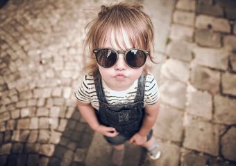 Kell a gyereknek napszemüveg? - A mintás, divatos napszemüvegekkel nem árt vigyázni: nem biztos, hogy UV szűrősek!