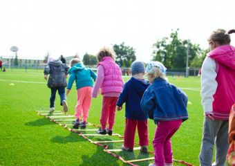 A gyerekekre is lényegesen veszélyesebb a koronavírus brit variánsa - amerikai szakértő szerint