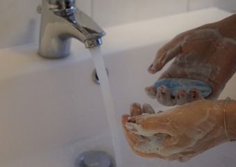 "Van, hogy addig mosom a kezem, amíg el nem fogy a szappan" - Egy kényszerbeteg anya vallomása