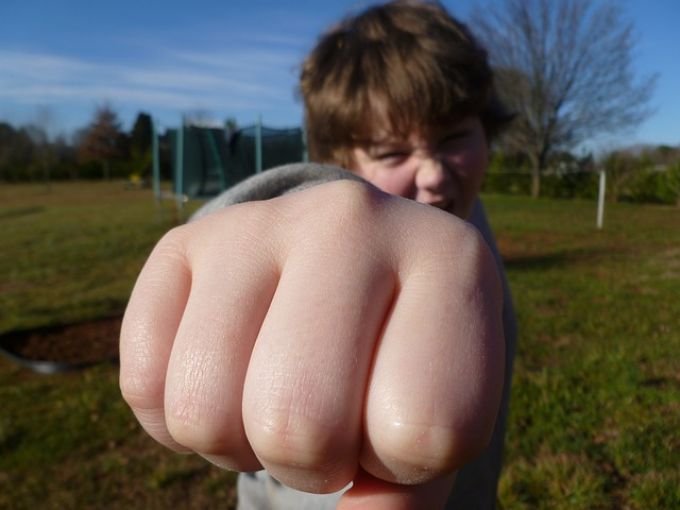 Csíp, rúg, üt, harap, dühkitörése van - A gyerekkori agressziót minden esetben komolyan kell venni! Csíp, rúg, üt, harap, dühkitörése van - A gyerekkori agressziót minden esetben komolyan kell venni!