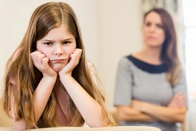 7 "ártatlan" dolog, amivel súlyosan megsebesítheted érzelmileg a gyerekedet