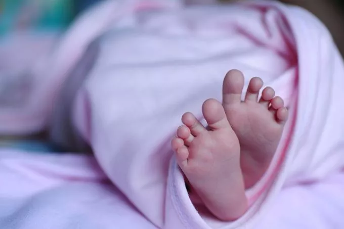 Megható üzenetet írt a babamentő inkubátorba tett kislánya mellé az ismeretlen anya, és választ is kapott