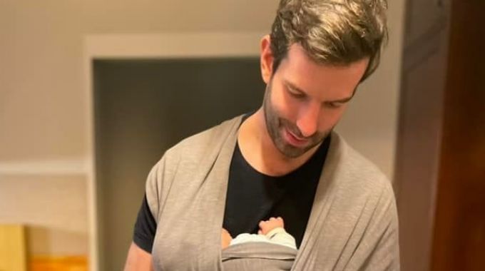 Miért nem helyénvaló, hogy Rákay Philip azon gúnyolódott, hogy Fekete-Győr András magára kötötte a gyermekét? Miért nem helyénvaló, hogy Rákay Philip azon gúnyolódott, hogy Fekete-Győr András magára kötötte a gyermekét?