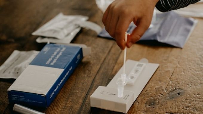 Önköltségen tesztelik a szülők a COVID-os gyerekeket Önköltségen tesztelik a szülők a COVID-os gyerekeket