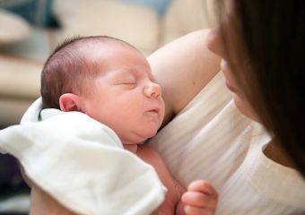 Négy realisztikus babát nevel egy nő, mert nem tudta feldolgozni kisbabája halálát