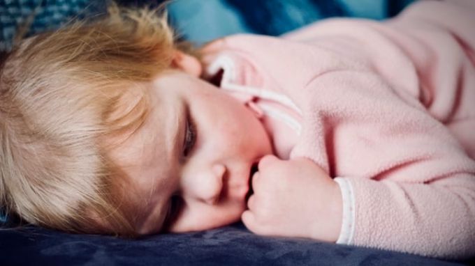 "Hagyom, hadd sírja álomba magát" - milyen altatási módszert alkalmazzunk babáknál? "Hagyom, hadd sírja álomba magát" - milyen altatási módszert alkalmazzunk babáknál?